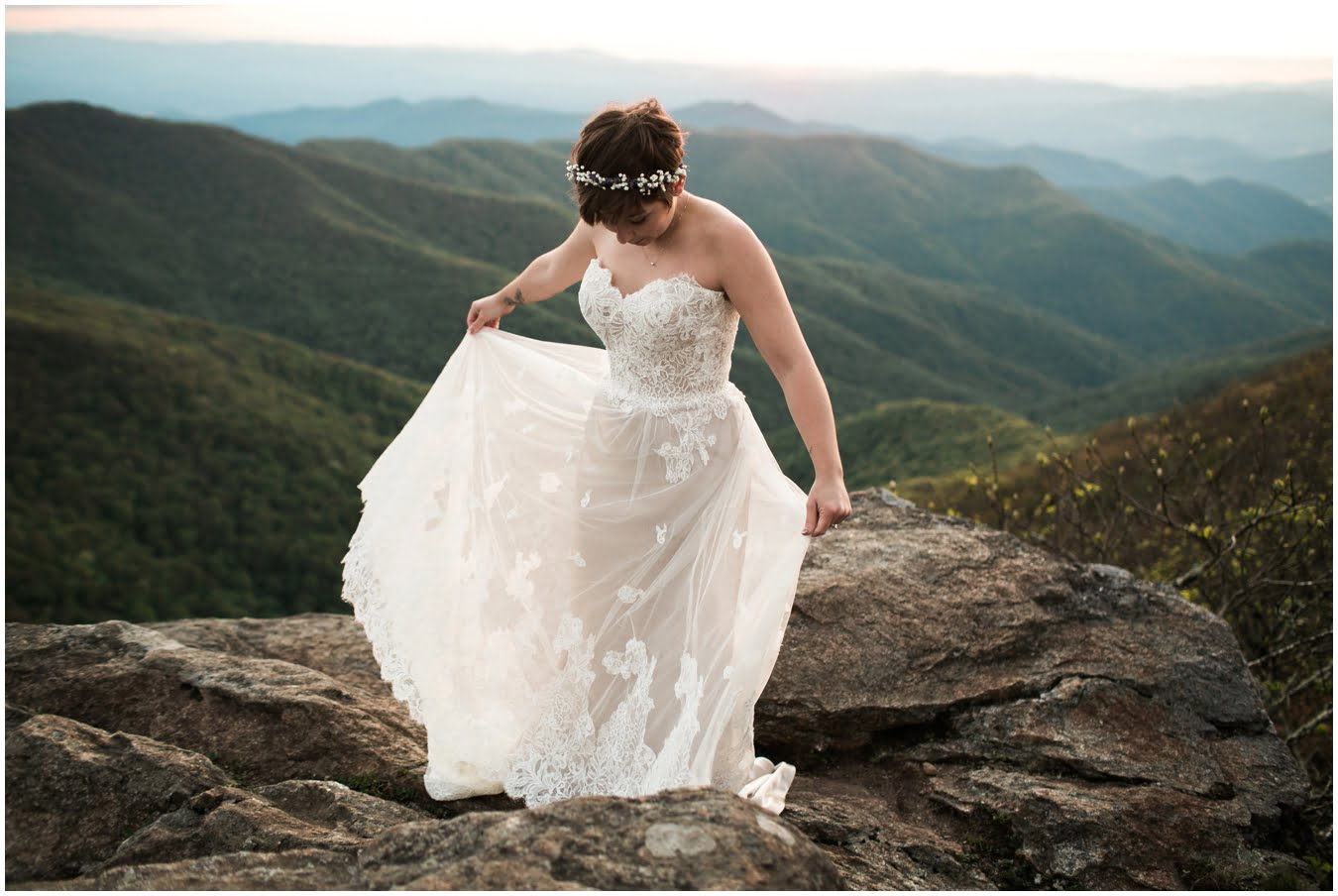 Destination-wedding-photographer-asheville-craggy-gardens-bridal-portraits__0022
