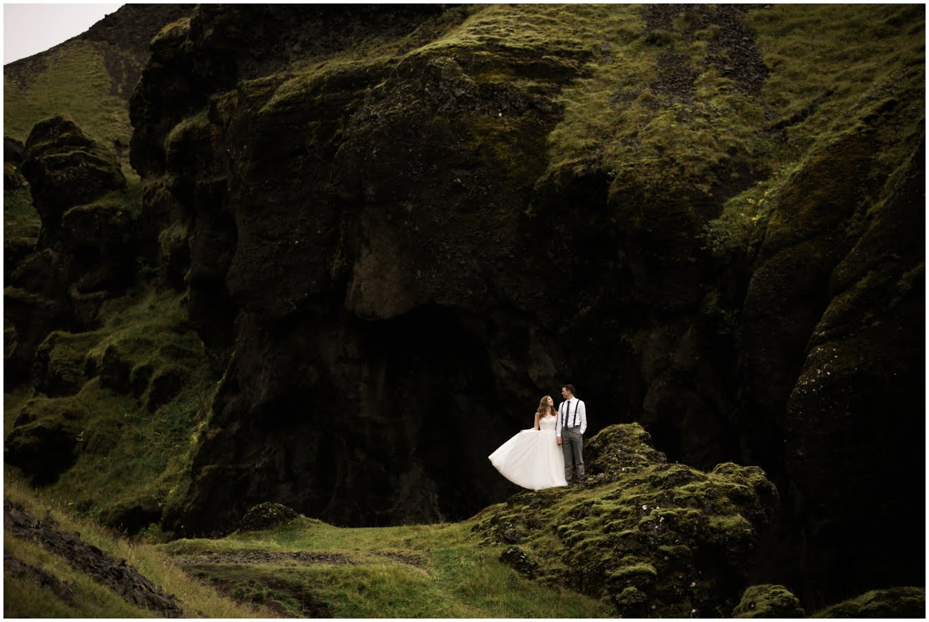 epic-iceland-elopement-destination-wedding-photographer_0037